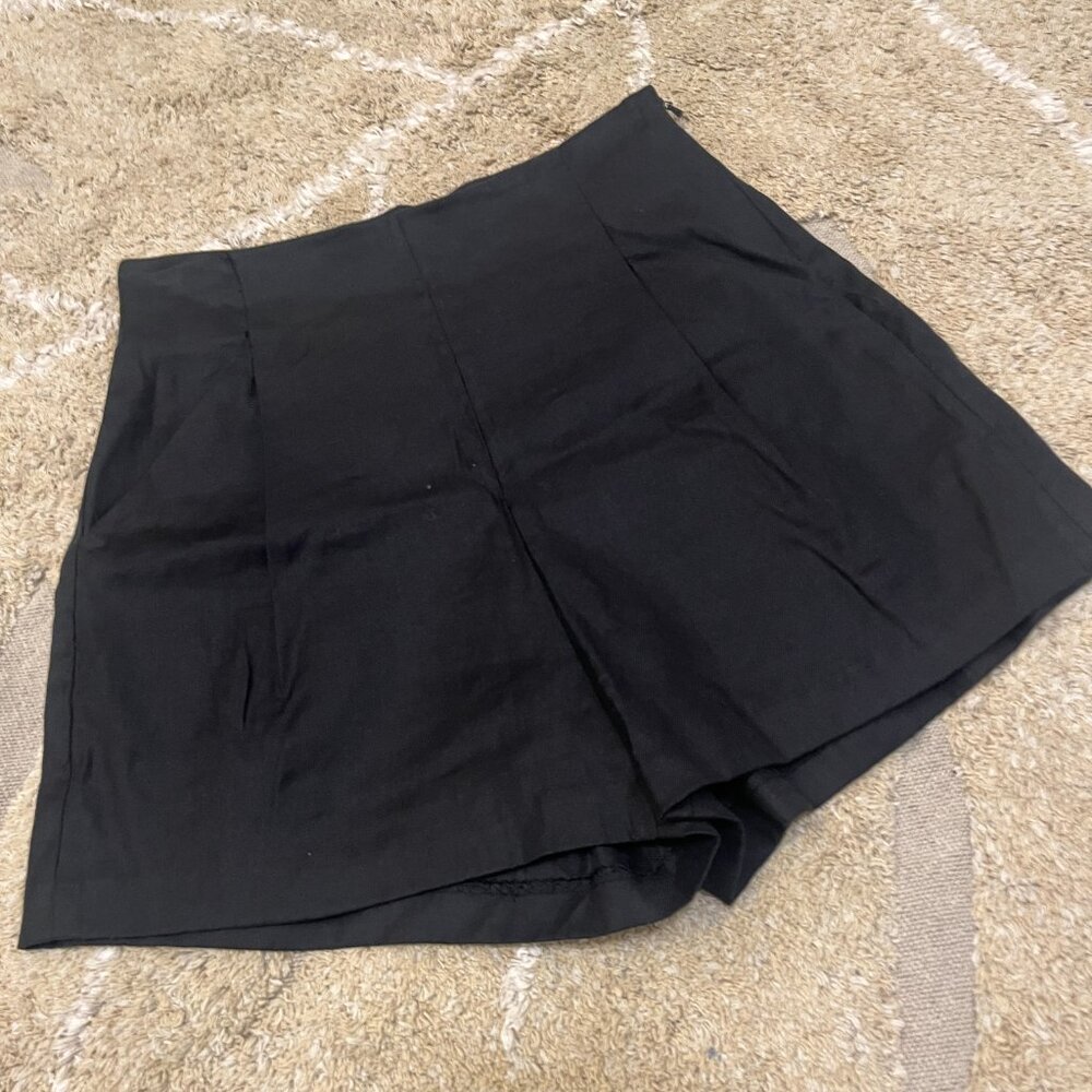 Babaton Linen Pleated Shorts